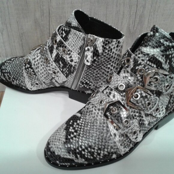 SOLSANA BOOTS BOOTIES WALKING SHOES FLATS WHITE SNAKE EMBOSSED LEATHER US 6 E 36 - Picture 7 of 14